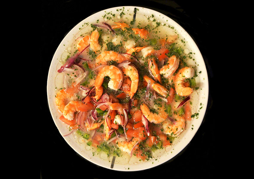 Ceviche de camarón en plato