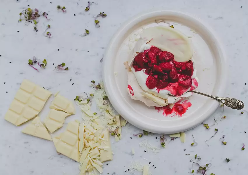 Tarta pavlova con coulis