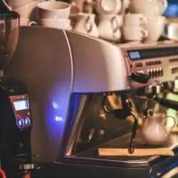 Cómo arreglar una cafetera: problemas comunes y soluciones