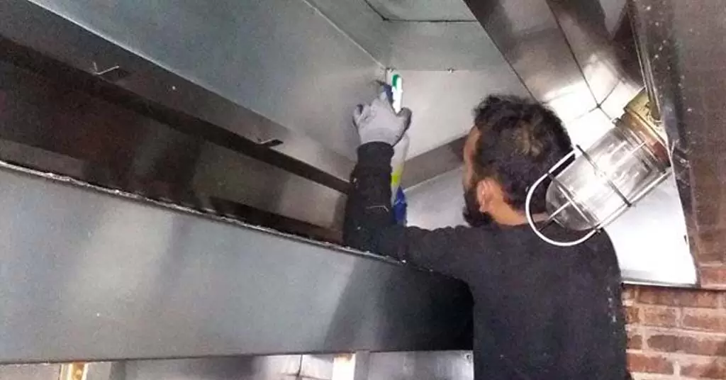 Limpieza mantenimiento extractor de cocina industrial